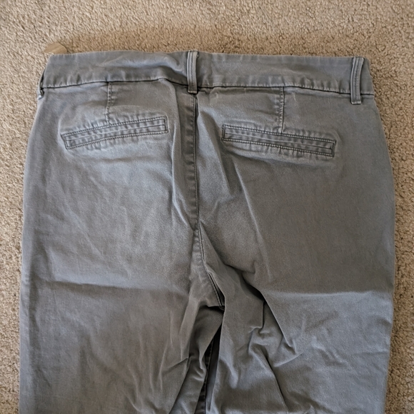 Old Navy Skinny Khaki Pants - Picture 3 of 11